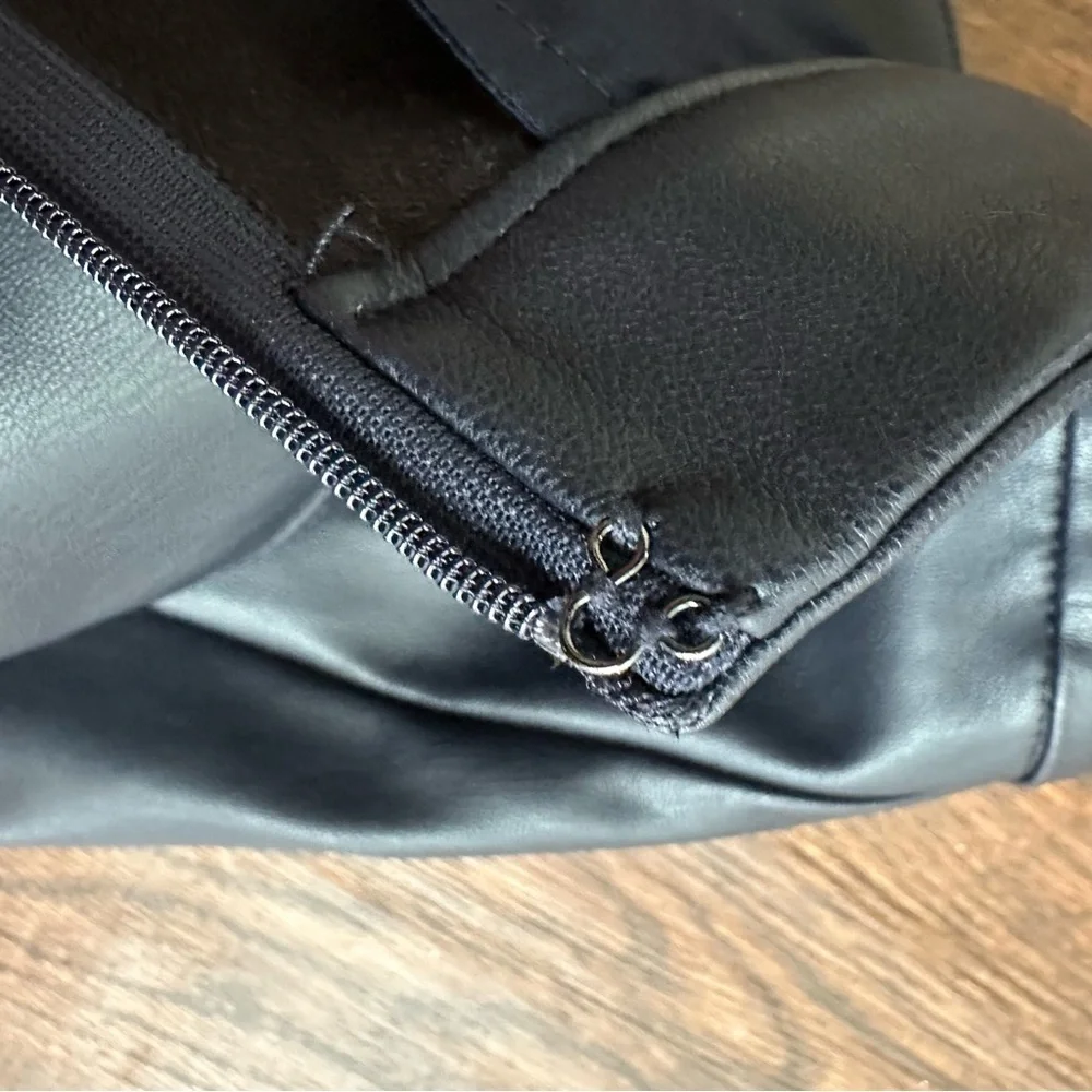 Ann Taylor Navy Faux Leather Trousers size 2 - Picture 11 of 11